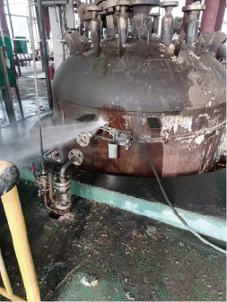 p14化工拆除替换丙烯图—水刀切割拆除现场.png